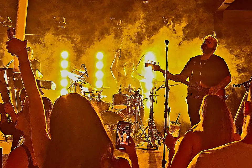 Música & DJ — Banda DM
